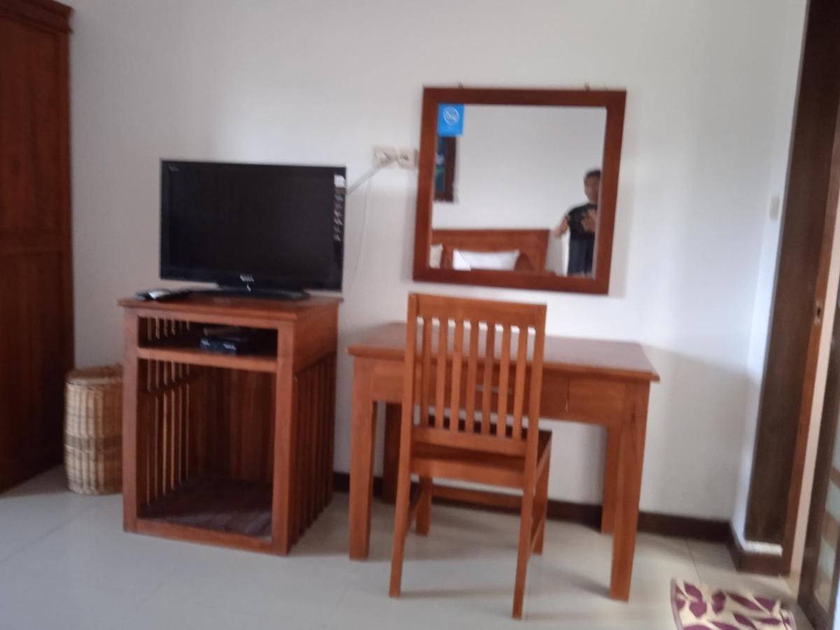 Family House Hotel Kuta Kuta  Exterior foto